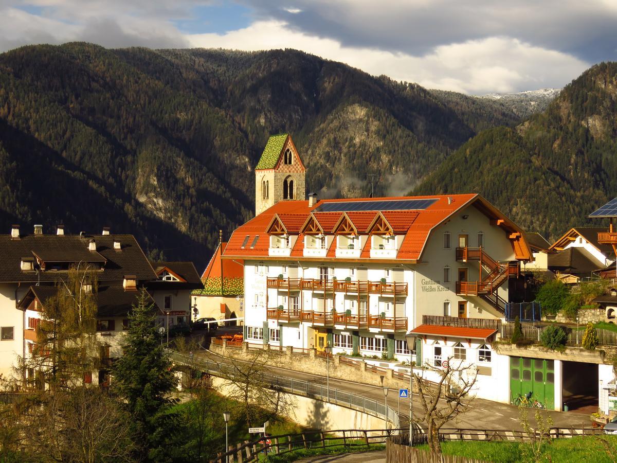 Gasthaus Zum Weissen Kreuz Hotel Lazfons Exterior photo