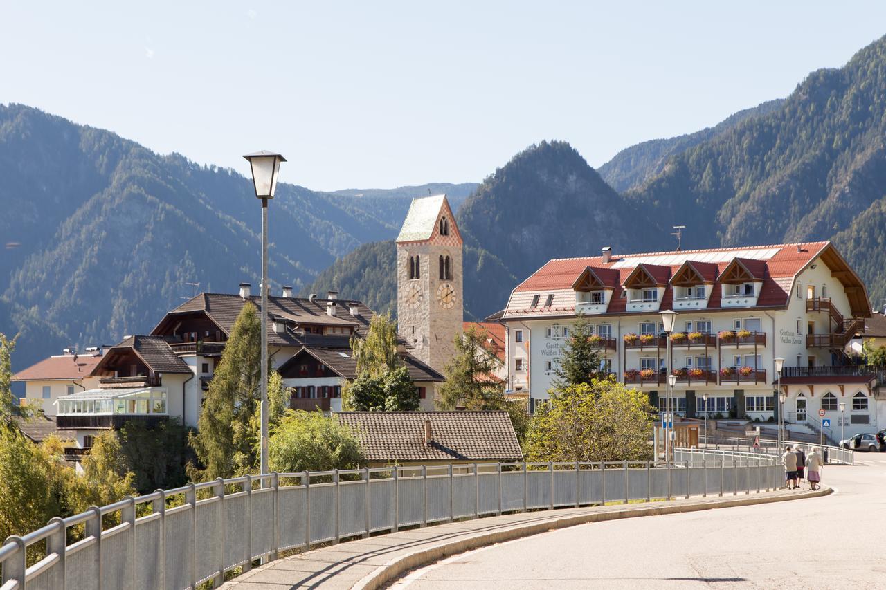 Gasthaus Zum Weissen Kreuz Hotel Lazfons Exterior photo