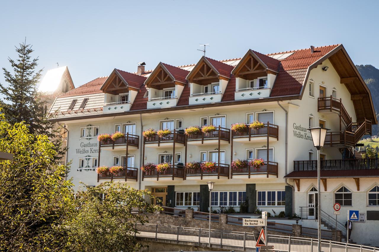 Gasthaus Zum Weissen Kreuz Hotel Lazfons Exterior photo