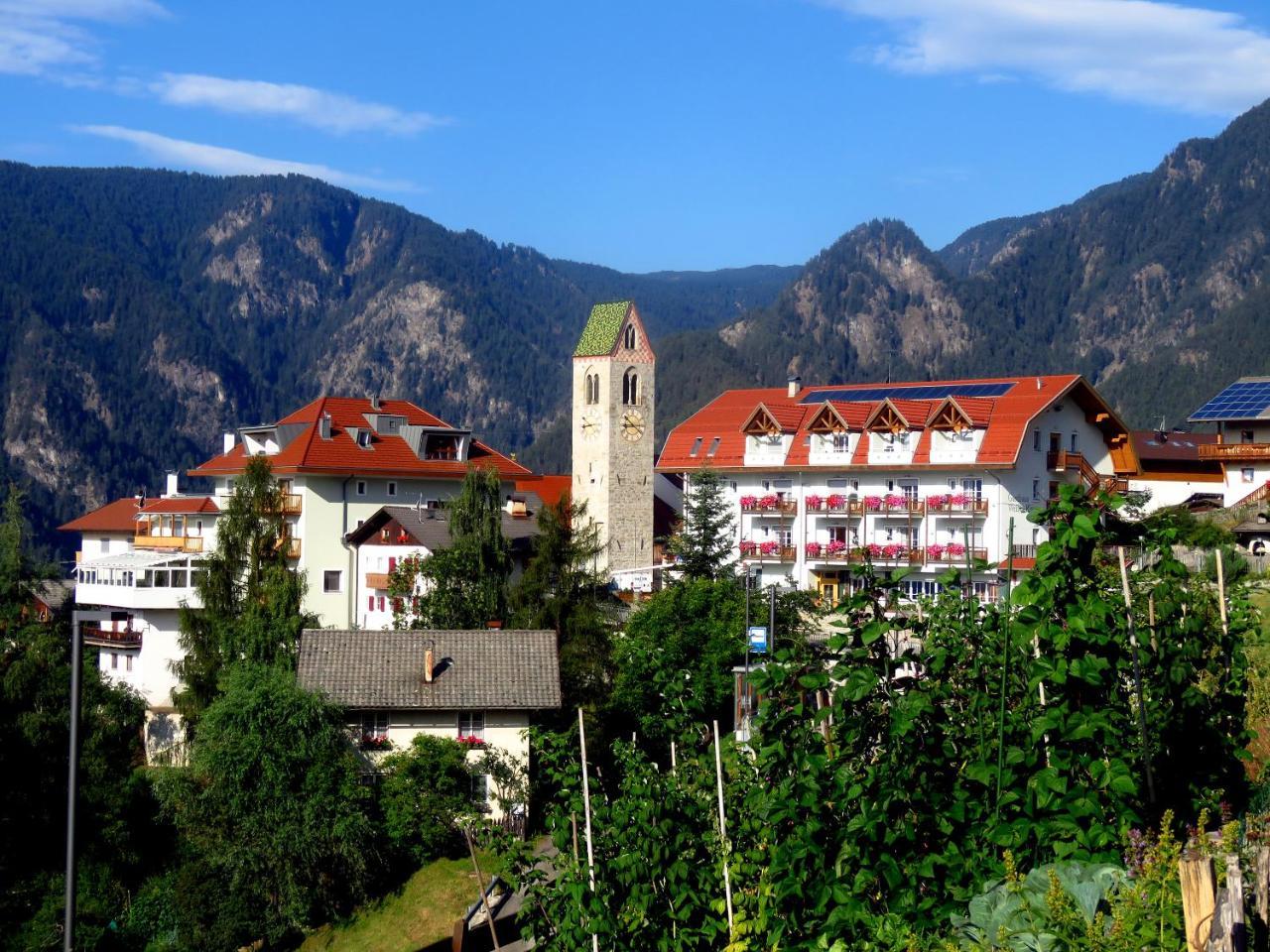 Gasthaus Zum Weissen Kreuz Hotel Lazfons Exterior photo